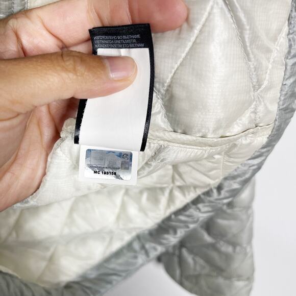 The North Face Womens Small Light Gray Thermoball Hooded Full Zip Jacket Quilted - Picture 13 of 13